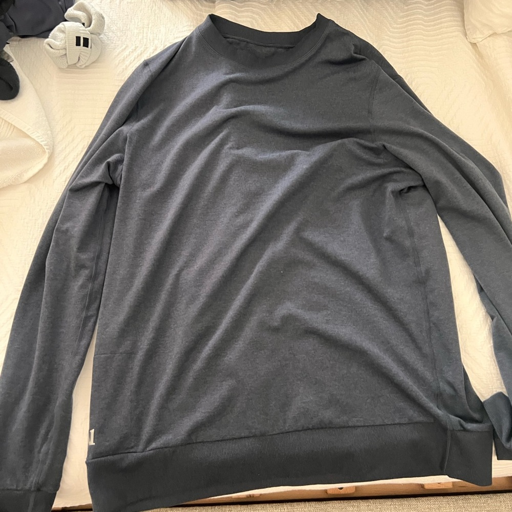 Vuori Men’s Small Ponto crewneck in Navy (like new)